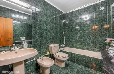 Excelente apartamento T4, em Paranhos, convertido em T3