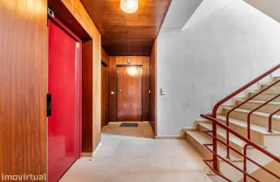 Excelente apartamento T4, em Paranhos, convertido em T3