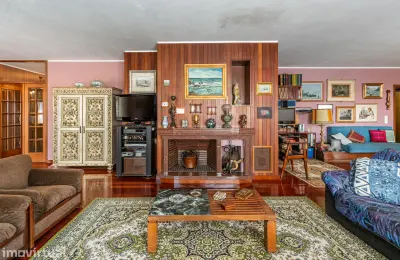 Excelente apartamento T4, em Paranhos, convertido em T3