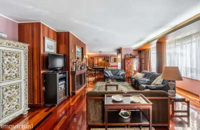 Excelente apartamento T4, em Paranhos, convertido em T3