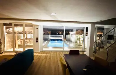Moradia T3 com Piscina|Duas Suites|Zona Lounge| Brejoeira, Azeitão