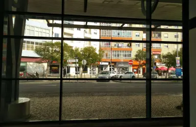Imóvel Comercial em Agualva para Arrendar