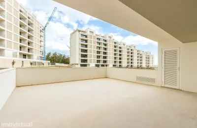 T2 Novo com terraço de 54m2 em condomínio privado c/ piscina em Loures