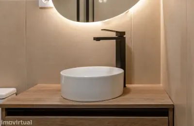 Apartamento T4 à venda na Praceta José Régio, 60