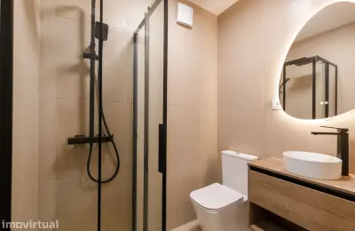 Apartamento T4 à venda na Praceta José Régio, 60