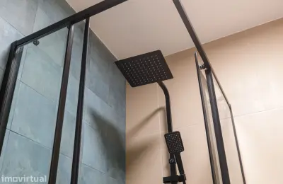 Apartamento T4 à venda na Praceta José Régio, 60
