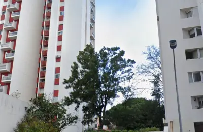 Quarto mob. cama de solteiro wc priv Condomín. Qta da Luz - Carnide