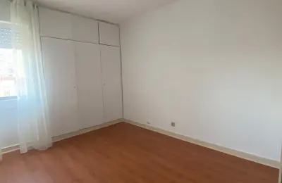 Quarto mob. cama de solteiro wc priv Condomín. Qta da Luz - Carnide