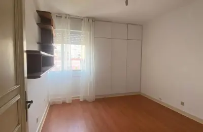 Quarto mob. cama de solteiro wc priv Condomín. Qta da Luz - Carnide