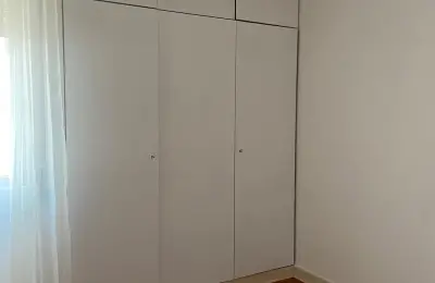 Quarto mob. cama de solteiro wc priv Condomín. Qta da Luz - Carnide
