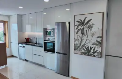 T2 como novo com Suite e Garagem junto ao Metro Vasco da Gama