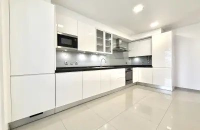Apartamento T2 com Garagem Box para 3 carros