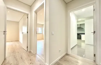 Apartamento T2 com Garagem Box para 3 carros