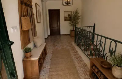 Arrenda-se — Moradia T4 remodelada perto Lisboa (Qta Anjo) -€1.990/mês