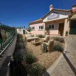 Arrenda-se — Moradia T4 remodelada perto Lisboa (Qta Anjo) -€1.990/mês